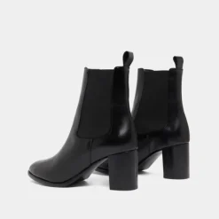 Bottines à talons et élastiques