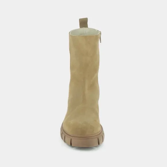 Bottines à talons et semelles crantées