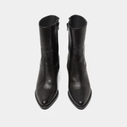 Bottines à talons et surpiqures apparentes