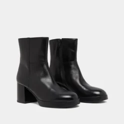Bottines à talons flare