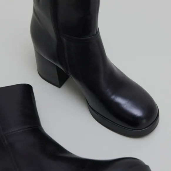 Bottines à talons flare