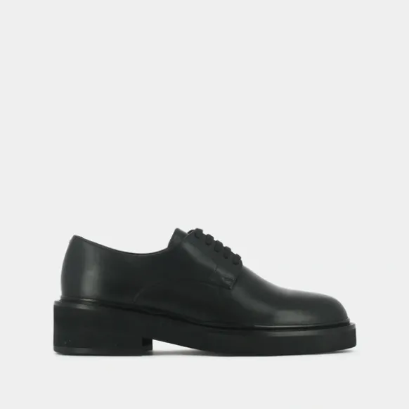 Derbies à lacets