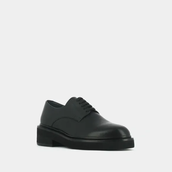 Derbies à lacets