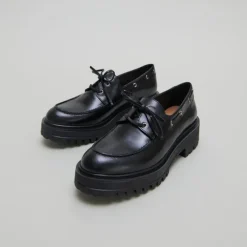 Derbies à lacets