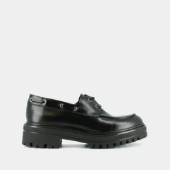 Derbies à lacets