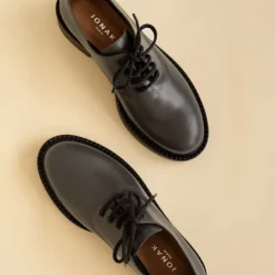 Derbies à lacets et semelles épaisses