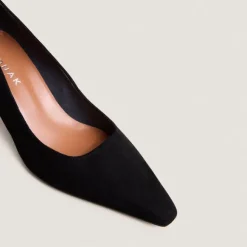 Escarpins à bouts pointus