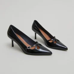 Escarpins à brides croisées