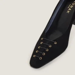 Escarpins à détail avant