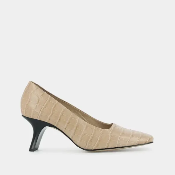 Escarpins à talons inclinés