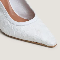 Escarpins slingbacks à bouts pointus