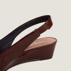 Escarpins slingbacks et petits talons compensés