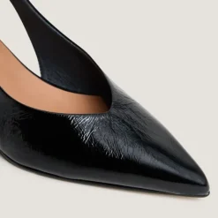 Escarpins slingbacks et petits talons compensés