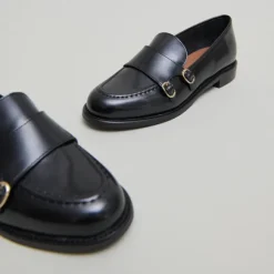 Mocassins à boucles ajustables