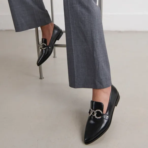Mocassins à boucles argentées et bouts p...