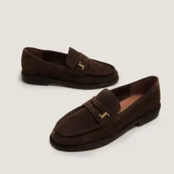 Mocassins à bouts ronds et monogrammes