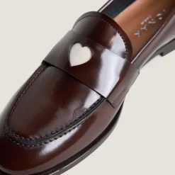 Mocassins à bouts ronds et cœurs