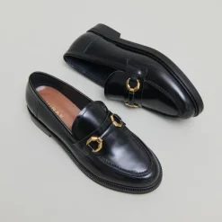Mocassins à mors dorés