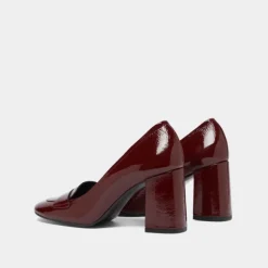Mocassins à talons et bouts carrés