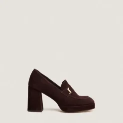 Mocassins à talons et monogrammes