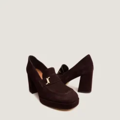 Mocassins à talons et monogrammes