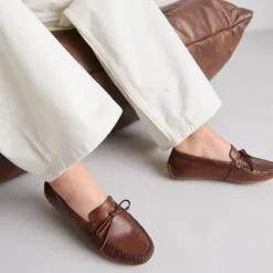 Mocassins froncés à lacets