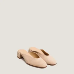 Mules à bouts ronds et petits talons