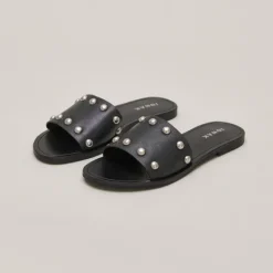 Mules à détails argentés