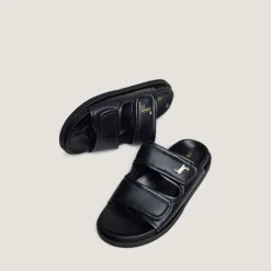 Mules à monogrammes