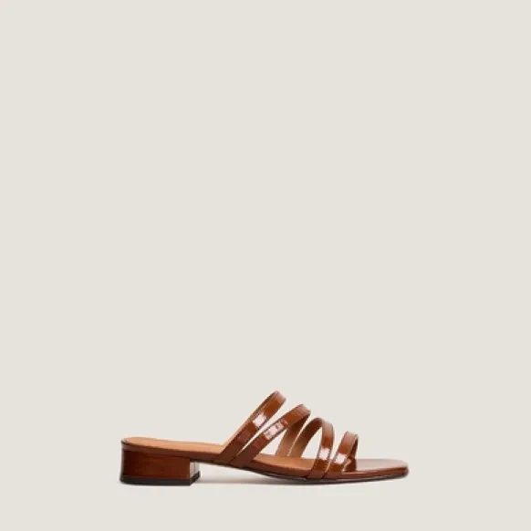 Mules à petits talons et brides fines