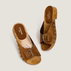 Mules à petits talons et rivets