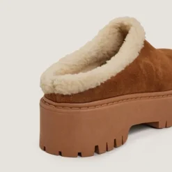 Mules à semelles crantées