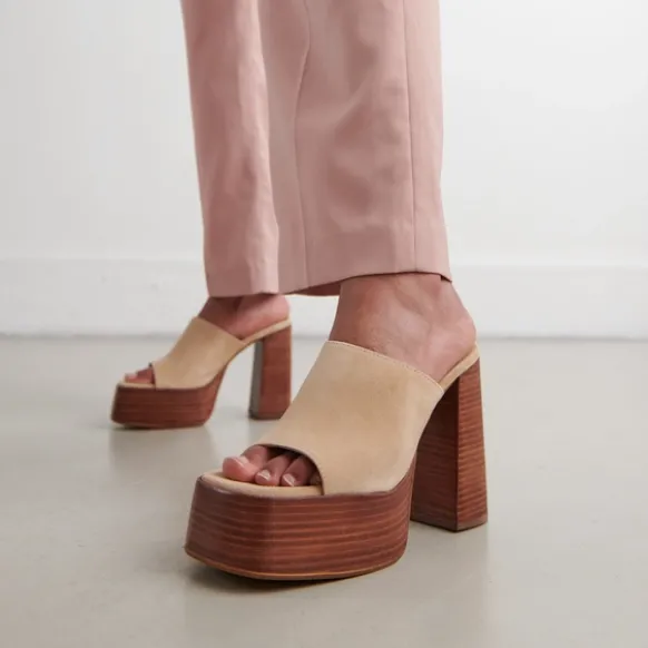 Mules à talons et bouts ouverts