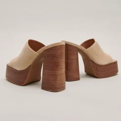 Mules à talons et bouts ouverts