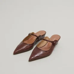 Mules compensées à bouts pointus