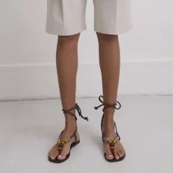 Nu-pieds à lacets