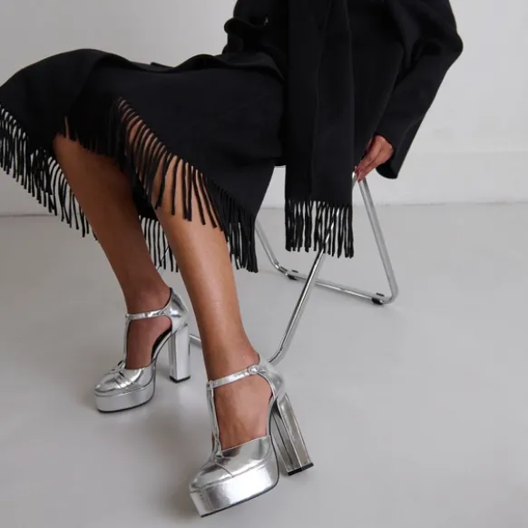 Salomés à talons et plateformes