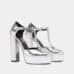 Salomés à talons et plateformes