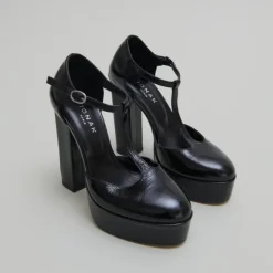 Salomés à talons hauts