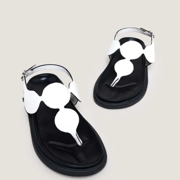 Sandales à brides ajustantes