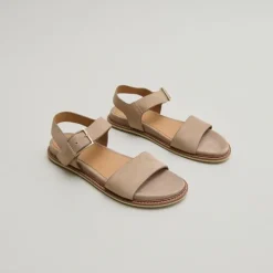 Sandales à brides et bouts ouverts