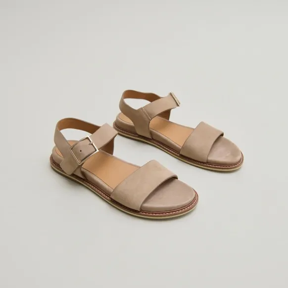 Sandales à brides et bouts ouverts
