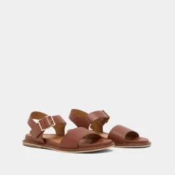 Sandales à brides et bouts ouverts