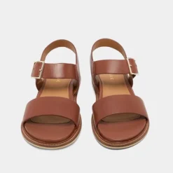 Sandales à brides et bouts ouverts