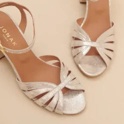Sandales à brides et bouts ouverts