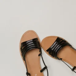 Sandales à brides et bouts ouverts
