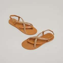 Sandales à brides tressées