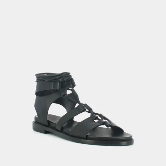 Sandales à empiècements et lacets