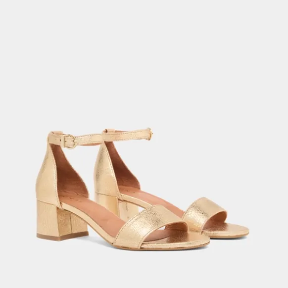 Sandales à talons carrés