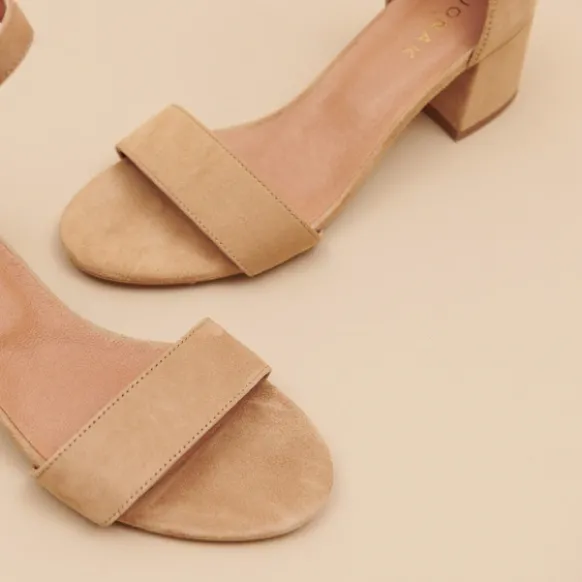 Sandales à talons carrés